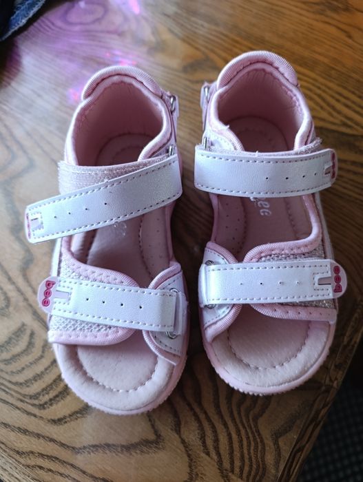 Продам босоніжки Clibee