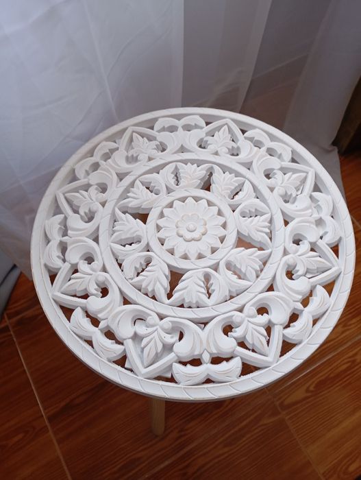 Mesa de apoio branca