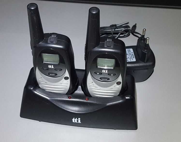 Conjunto de 2 Walkie-Talkie TTI pouco uso como novos