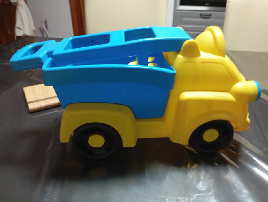 Camião grande criança