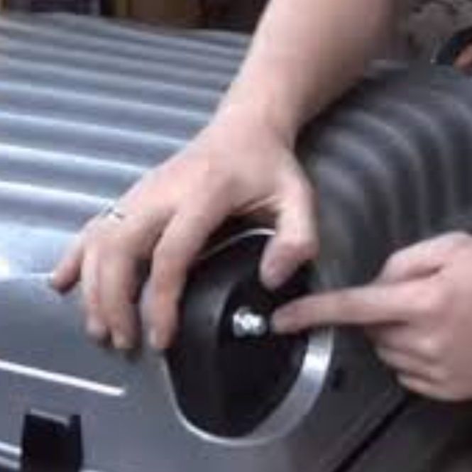 Ремонт валіз,  ремонт чемоданов