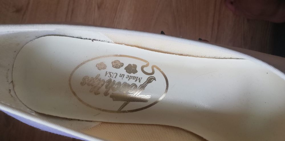 Buty ślubne białe