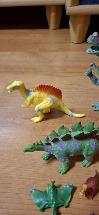 Игрушки динозавры фигурки