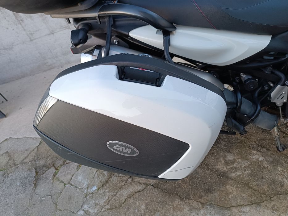 Suzuki Vstrom DL 650 2011