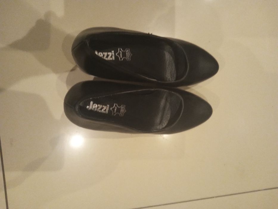 Buty damskie na obcasie Jezzi r.39