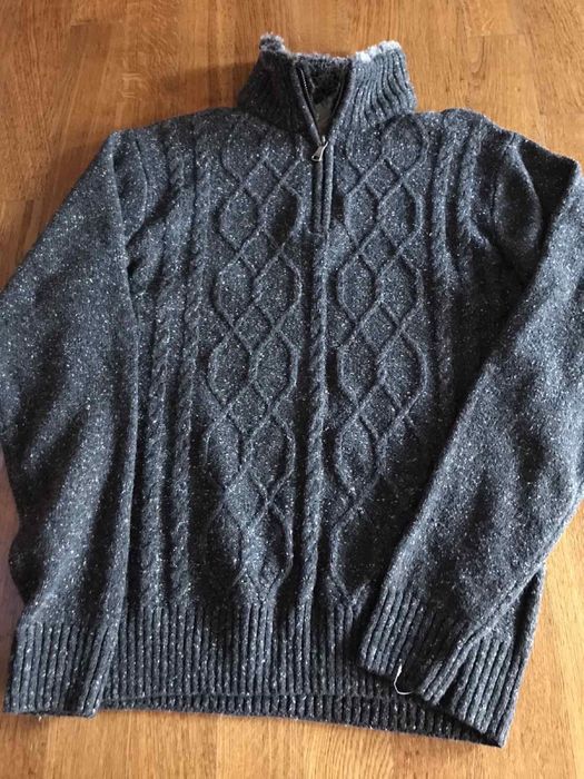 Сірий шерстяний чоловічий светр, пуловер