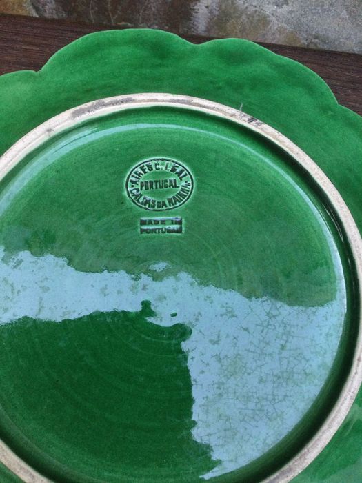 Couve faiança Caldas da Rainha Aires Leal Centenária 28 cm