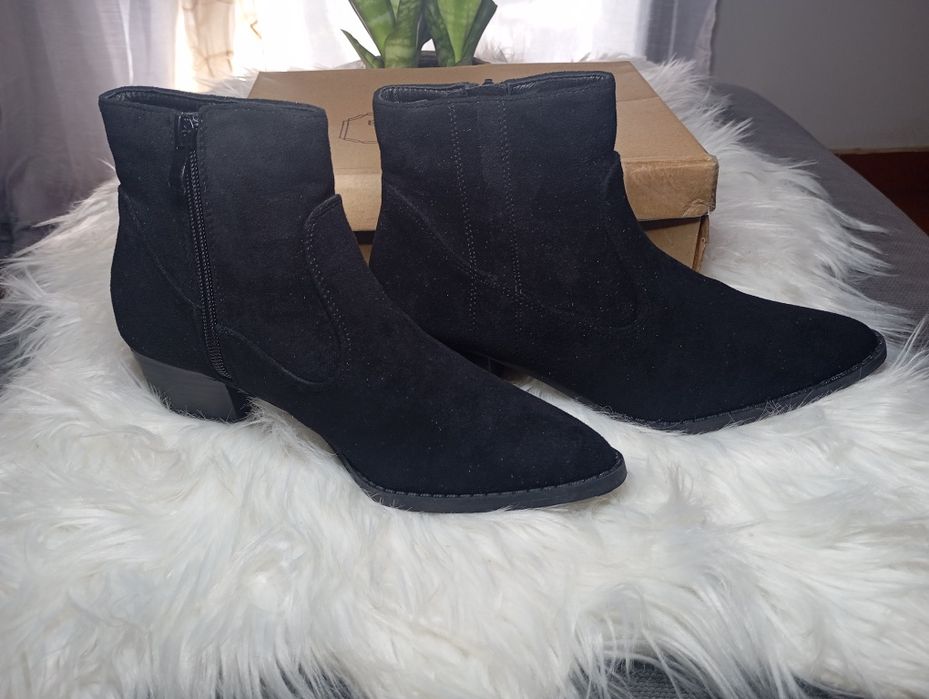 Botins pretos para senhora