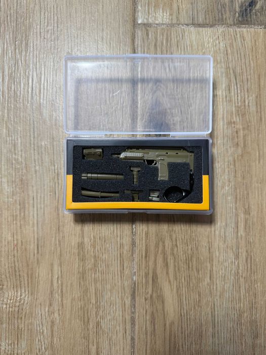 Мілітарі брелок UZI | Брелок на ключі у формі автомата