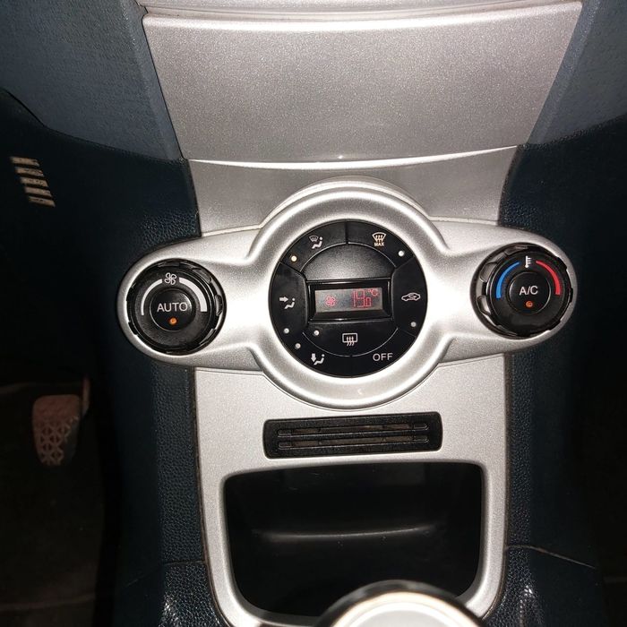 Fiesta 1600tdci  vendo/troco