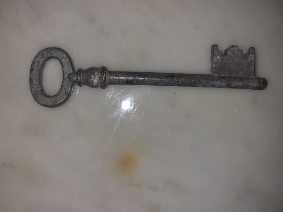 Chave antiga extensível em aço vanadium.