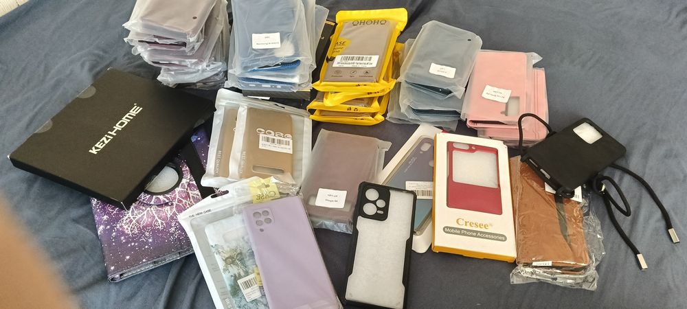 Box etui na telefony