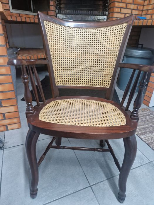 Vendo 1 cadeira em madeira e verga vintage