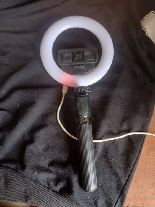 bastão de selfie com tripé e anel de luz LED