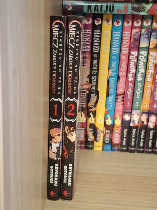 Sprzedam mangi Demon Slayer tomy 1 i 2