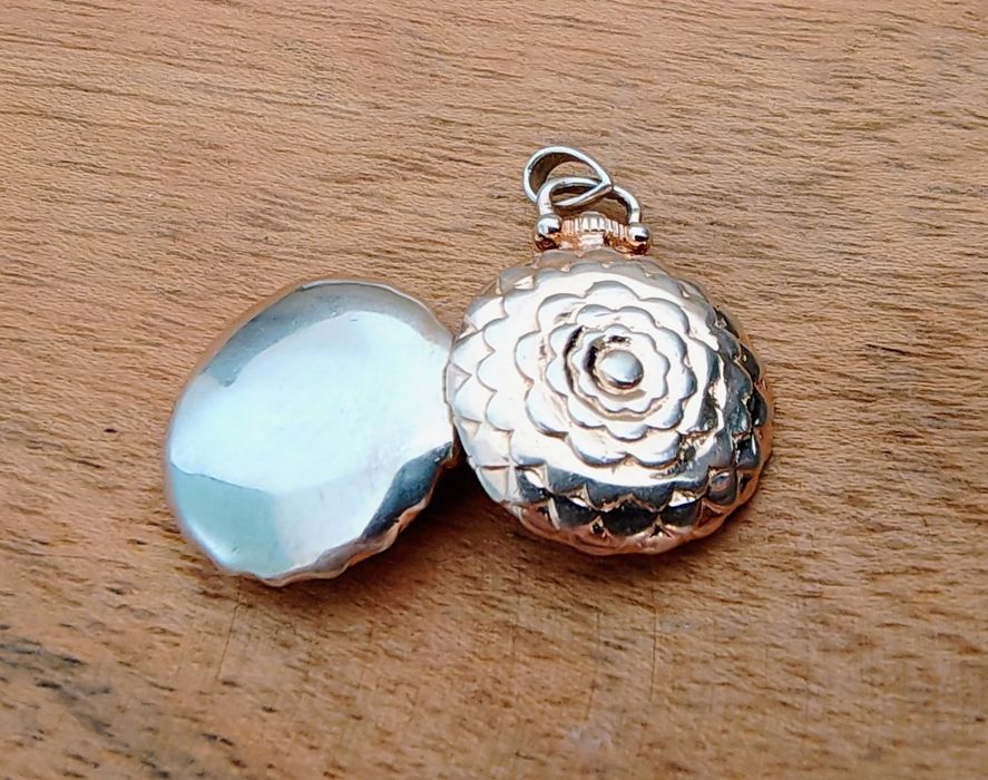 Piękna srebrna zawieszka złocona Srebro