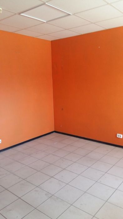 Здам приміщення під магазин , офіс , 27 кв.м , рн ЗБВ , навпроти АТБ