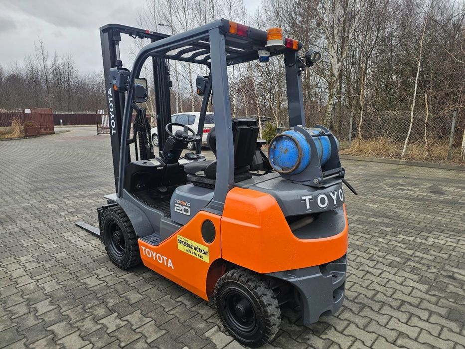 Toyota  Wózek widłowy TOYOTA 2015r, 2T, Super Stan