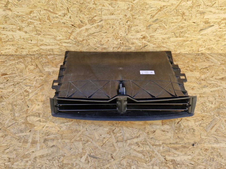 Tesla 3 wlot/kierownica powietrza 107673200h