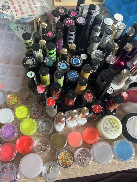 Zestaw do robienia manicure paznokci