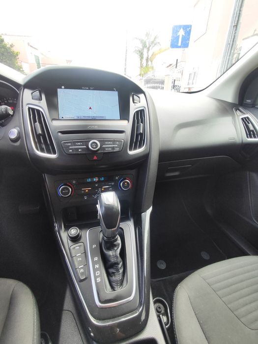 Ford focus 1.0  TITANIUM AUT