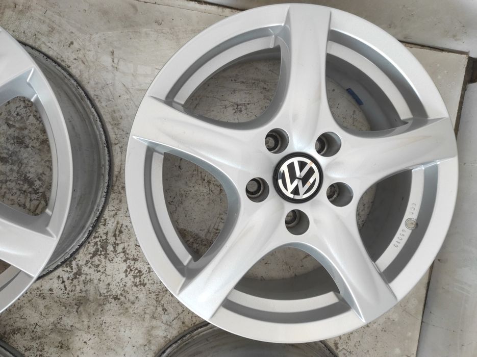 492 Felgi aluminiowe VW VOLKSWAGEN R 16 5x112 Bardzo Ładne