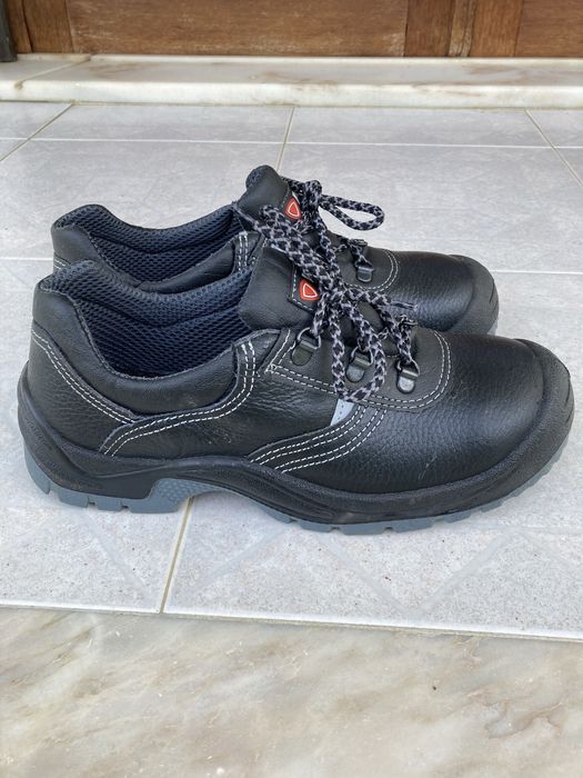 *Baixa de Preço* Sapatos biqueira de aço