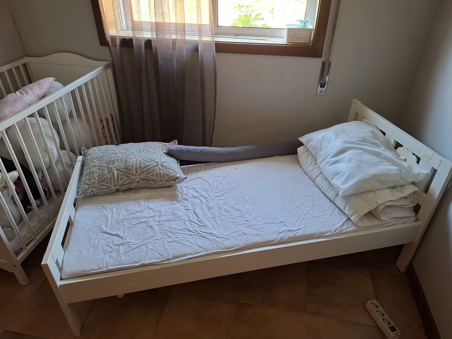 Cama de Solteiro Infantil Branca com Estrado