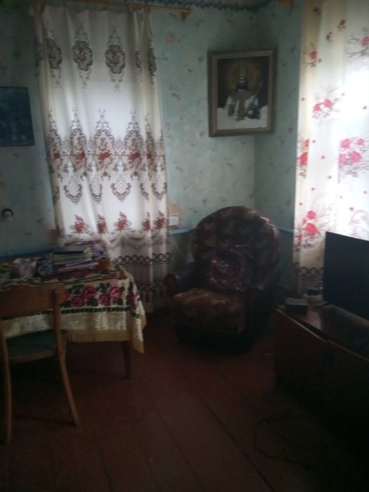 Будинок у селі Товста