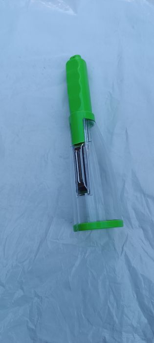 Овощечистка с кантейнером