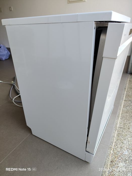 Vendo máquina de lavar loiça Hisense HS622E10W