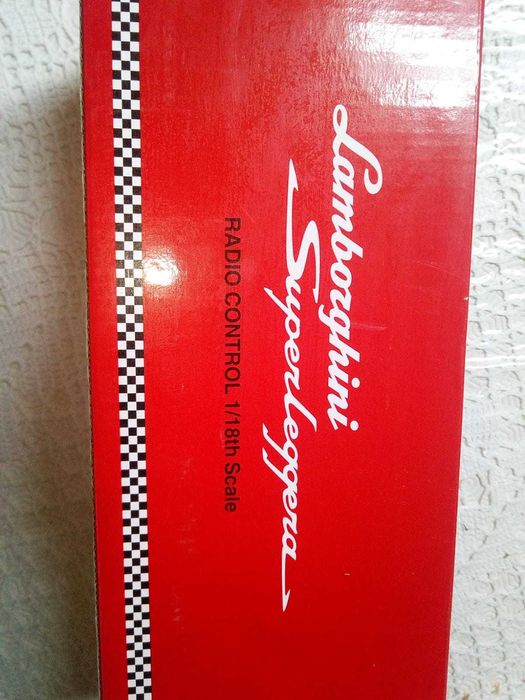 Lamborghini 1/18 NOVO A ESTREAR