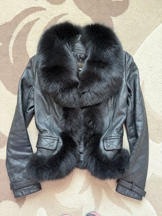 Продам шкіряну куртку Prada з натуральним песцем