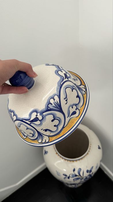 Grande pote Neves Alcobaça Portugal em faiança pintada à mão, 70 cm