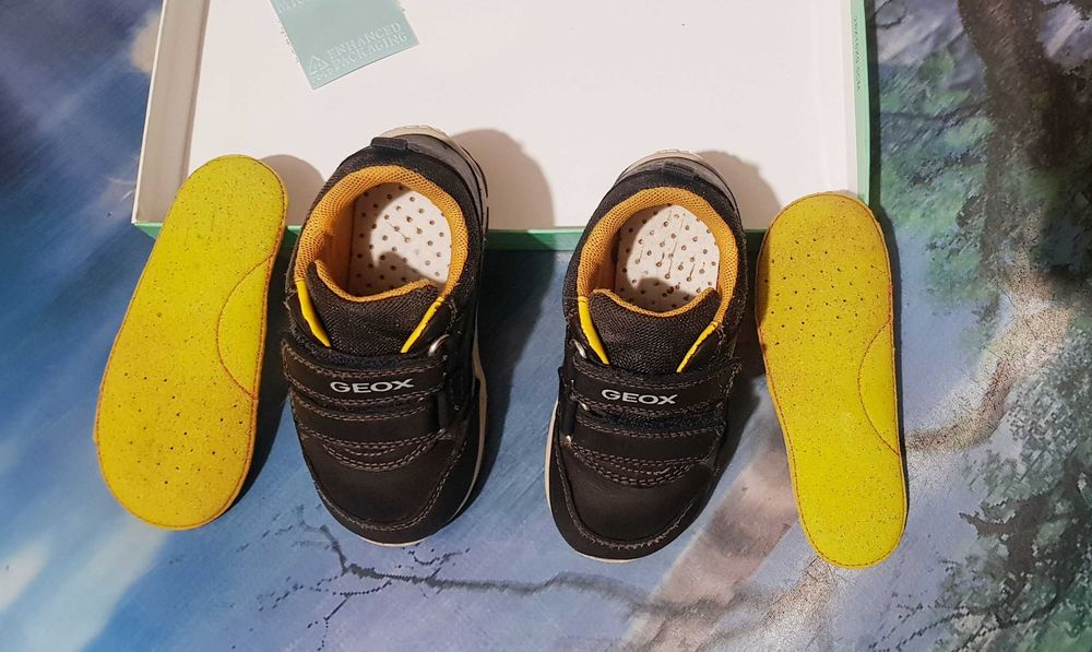 Кроссовки GEOX размер 23