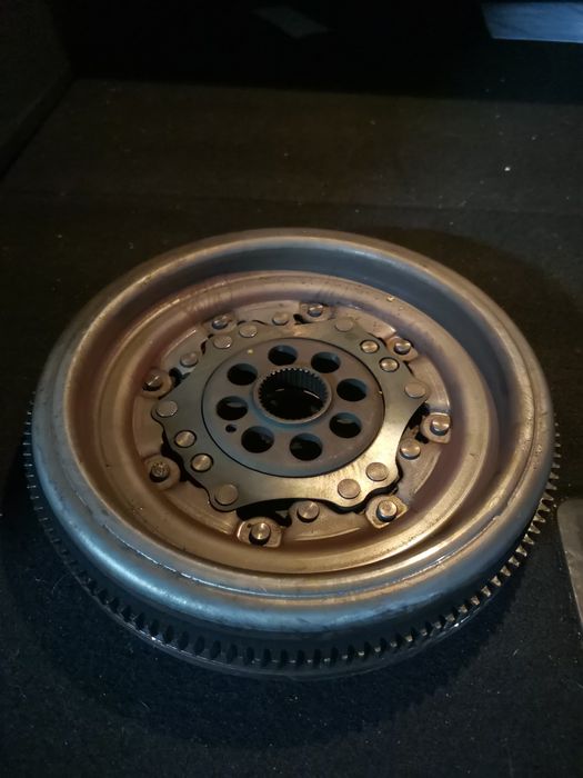 Маховик 2-х массовый демпфер Volkswagen Passat b8, b7, Golf, Skoda
