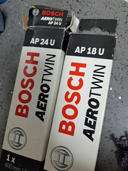 2Escovas frontais e 1traseira Bosch novas
