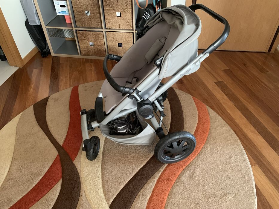 Carrinho Quinny Buzz Xtra + Ovo Cybex + Base Isofix