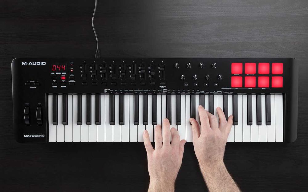 Teclado Midi M-Audio Oxygen 49 - novo