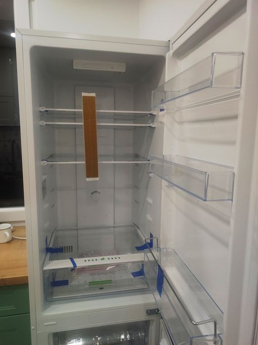 Lodówka AMICA FK 2995.2FT(E) - nieużywana