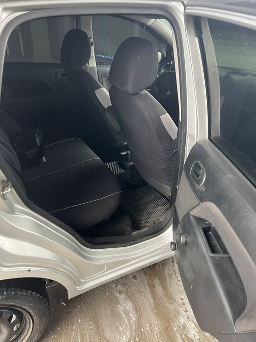 Форд фієста 2007 року 1,25 газ/бензин