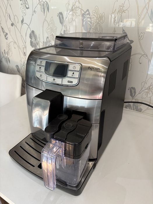 Кавоварка Saeco Intelia One Touch Cappuccino