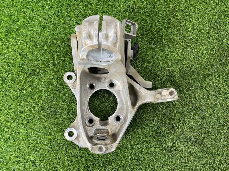 Поворотный кулак передний правый Mercedes-Benz EQB 350 X243  2022