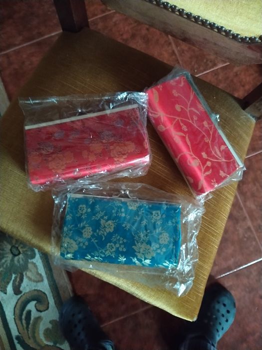 Carteiras.         .