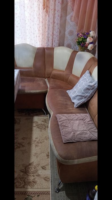 Кухонный уголок  можно и в прихожую