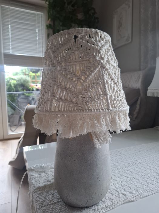 Lampa stołowa boho makrama