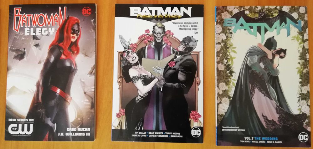 Livros DC Comics Batwoman Batman Catwoman e Batgirl