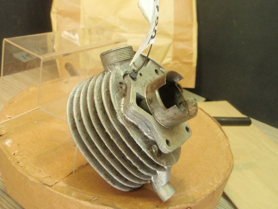 komar sztywniak żak ryś nowy cylinder głowica nominał PRL nr1482