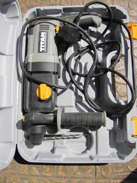 Titan TTB872SDS Elektryczna młotowiertarka wiertarka SDSPLUS