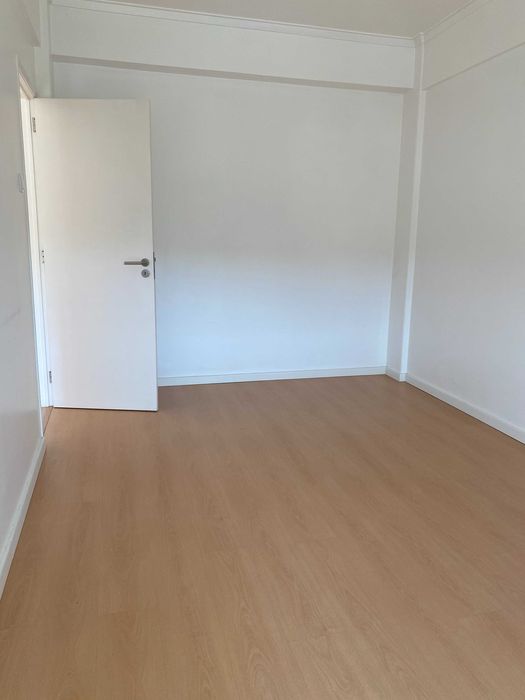 Apartamento T1 remodelado Benfica São Domingos